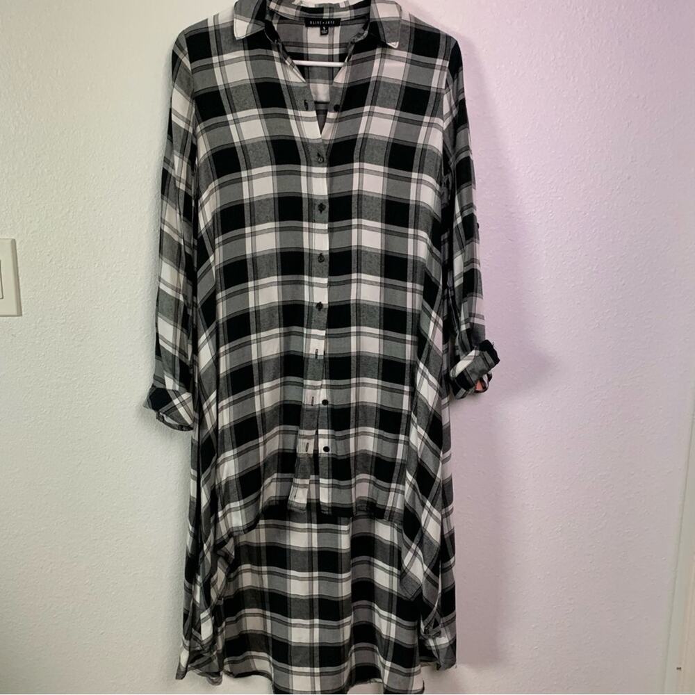 Olive + Joye Black White High Low Tunic Button Down plaid  Shirt